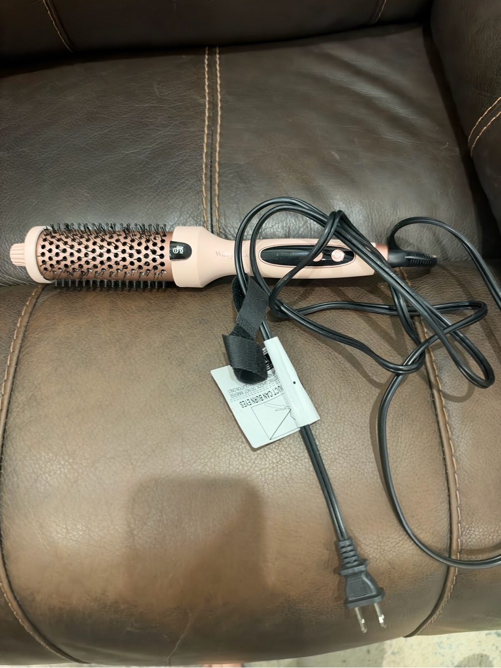 Wavytalk thermal round brush styler. 1 1/4 round.